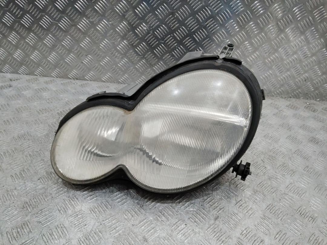 фара левая Mercedes-Benz C-Класс W203/S203/CL203 2002 - фото №1