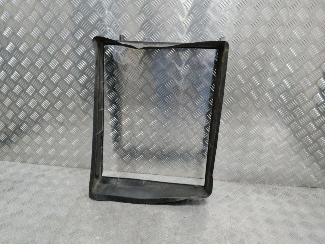 воздуховод (дефлектор) радиатора Renault Megane 4 поколение 2017, 215598406R - фото №1