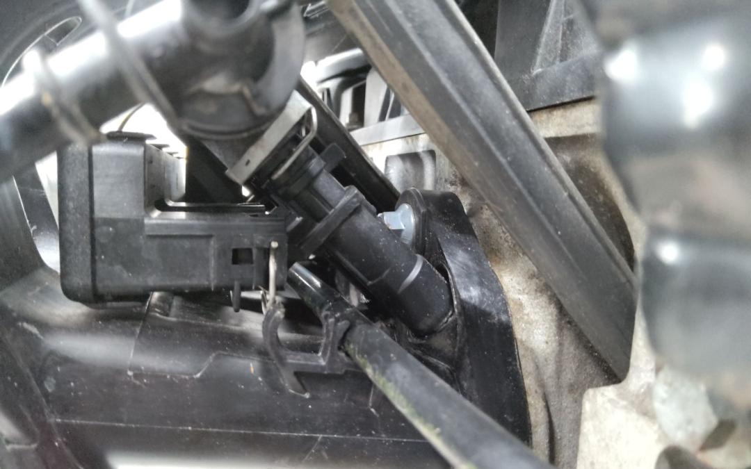 форсунка Renault Clio 3 поколение 2007, 1.2 л., D7F 800, бензин, МКПП - фото №1