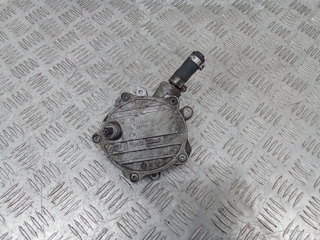 насос вакуумный BMW 7 серия E65/E66/E67 2003, 4.4 л., N62 B44, бензин, АКПП, 7545384 - фото №1