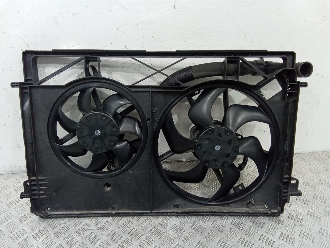 вентилятор радиатора Renault Trafic 3 поколение 2014, 214818795R, 93868359 - фото №1