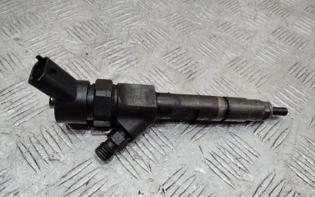 форсунка Renault Trafic 2 поколение 2005, 1.9 л., дизель, МКПП, 8200238528, 0445110146 - фото №1