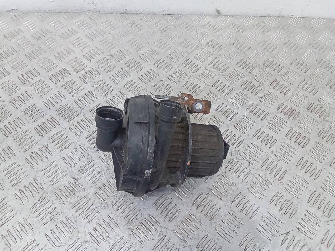 насос продувки катализатора Volkswagen Golf 4 поколение 2000, 1.6 л., бензин, АКПП, 06A959253B - фото №1