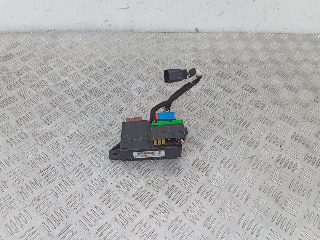 модуль подключения прицепа Peugeot Expert 3 поколение 2019, 9810050080 - фото №1