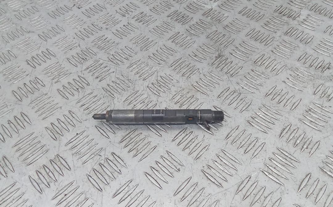 форсунка Renault Kangoo 2 поколение 2007, 1.5 л., дизель, 8200815416, 8200421897 - фото №1