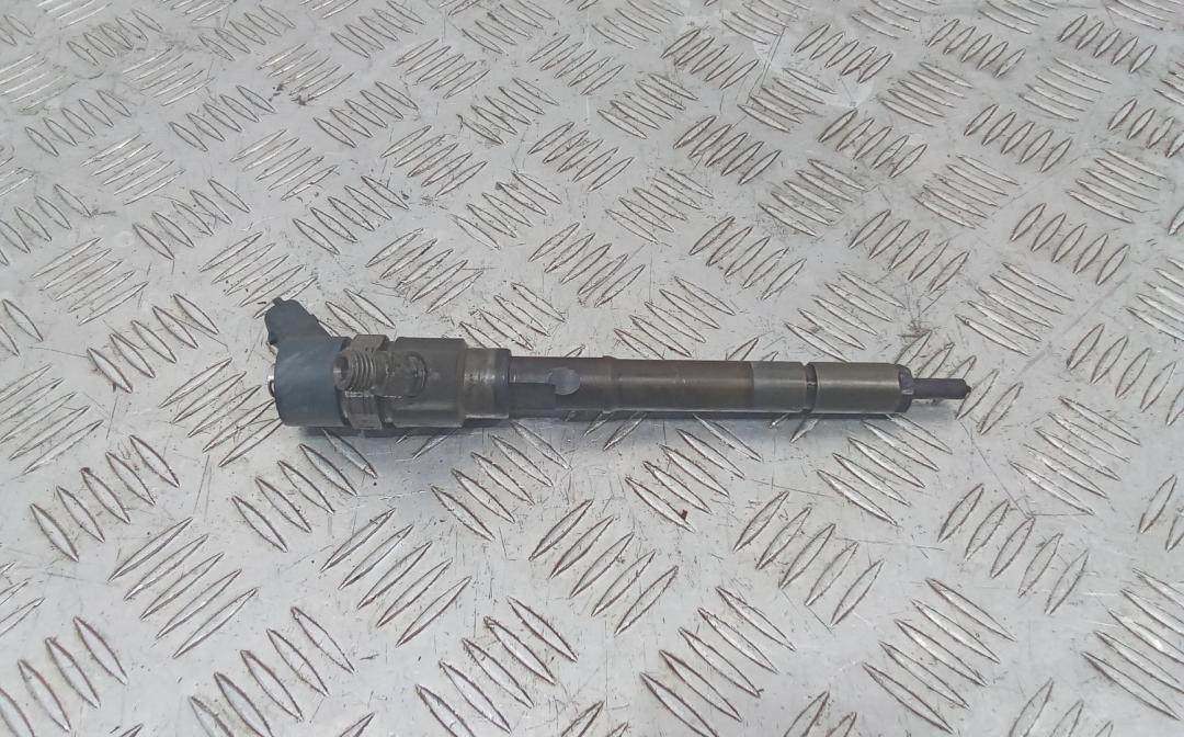 форсунка Hyundai Tucson 1 поколение 2007, 2.0 л., дизель, МКПП, 3380027400, 0445110258 - фото №1