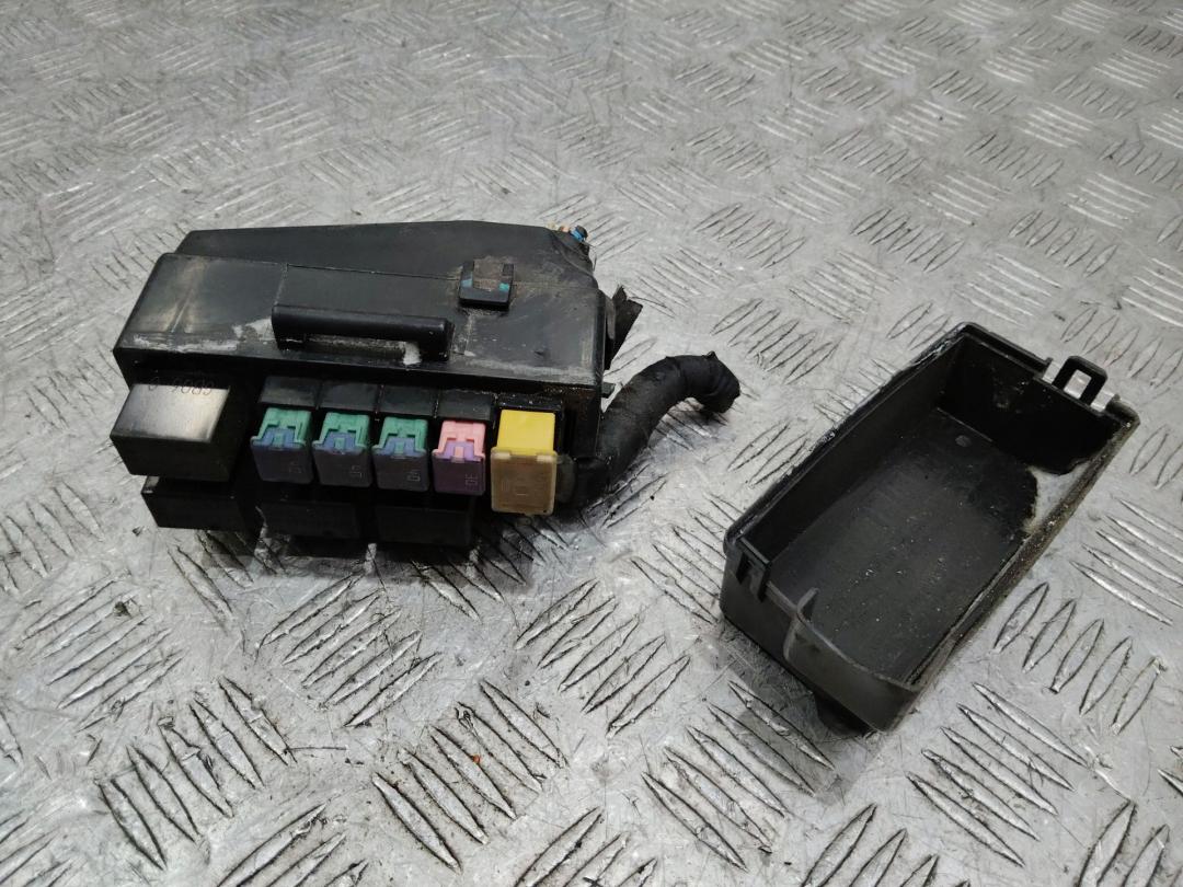 блок предохранителей Chevrolet Nubira 1 поколение 2007, 2.0 л., Z 20 S1, дизель, МКПП - фото №1