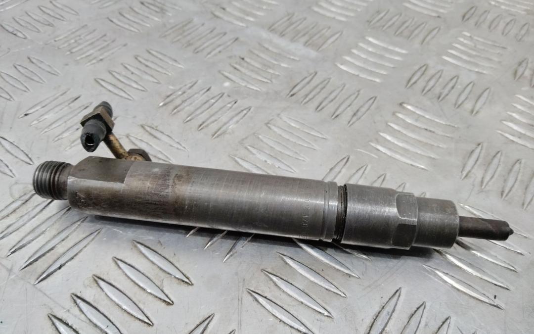 форсунка Renault Master 2 поколение 2002, 2.8 л., дизель, 0432193757 - фото №1