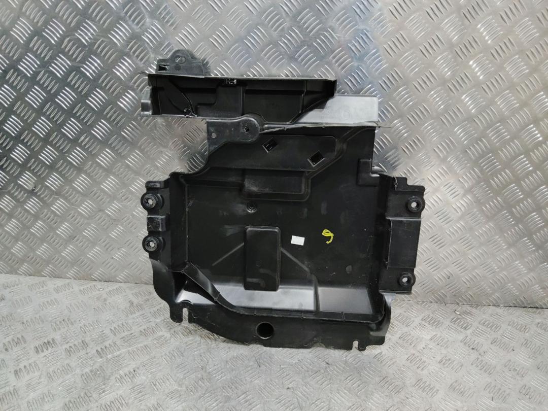 пластик Mercedes-Benz GLE W166 2018, A1666800704 - фото №1