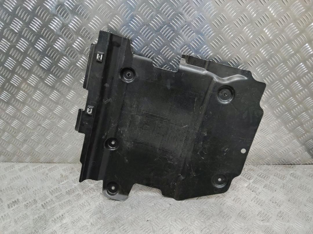 пластик Mercedes-Benz GLE W166 2018, A1666809603 - фото №1