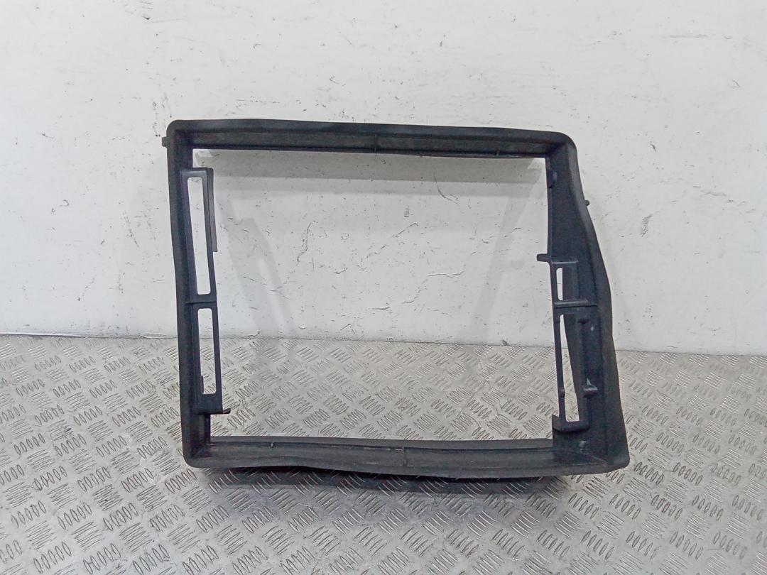 воздуховод (дефлектор) радиатора Renault Megane 4 поколение 2017, 215595656R - фото №1