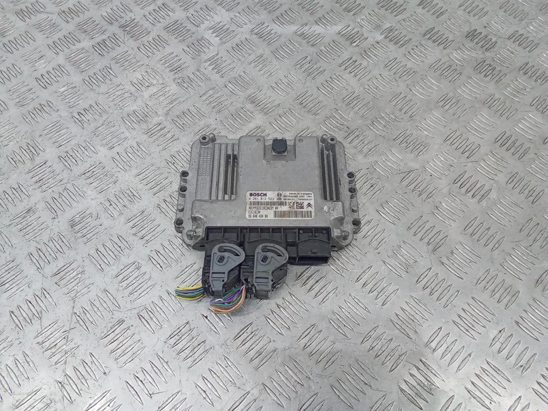 блок управления двигателем Citroen C3 2 поколение 2009, 1.4 л., дизель, 9657699480 - фото №1