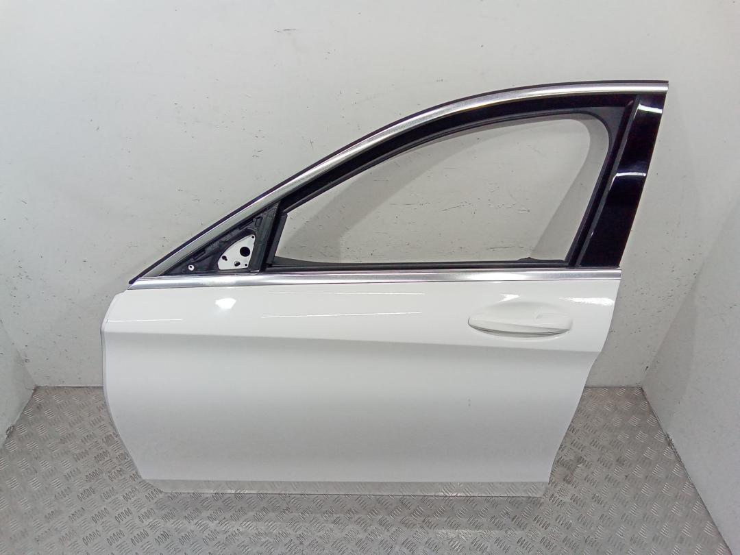 дверь передняя левая Mercedes-Benz C-Класс W205/S205/C205 2014, седан - фото №1