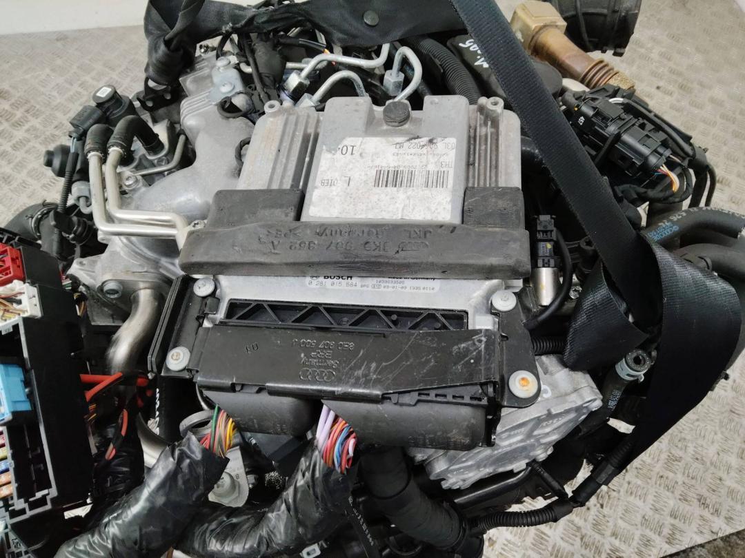 блок управления двигателем (в двигателе) Audi A4 B8/8K 2008, 2.0 л., дизель, 0281015584 - фото №1