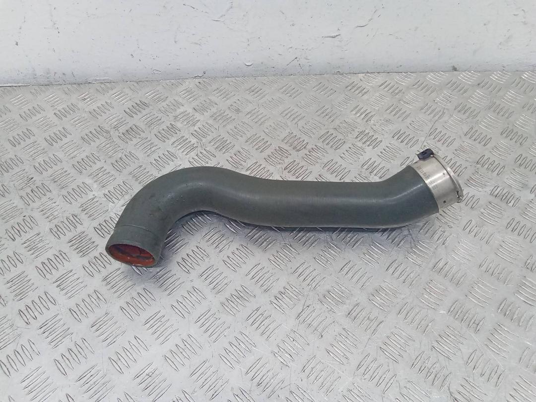 патрубок интеркулера Renault Talisman 1 поколение 2017, 1.6 л., дизель, 1101331S02 - фото №1