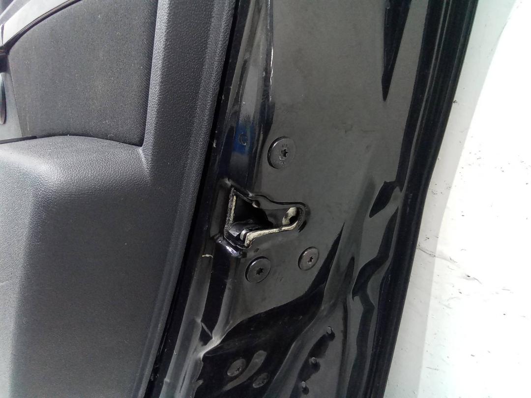 замок двери передней правой Dacia Duster 1 поколение 2011 - фото №1