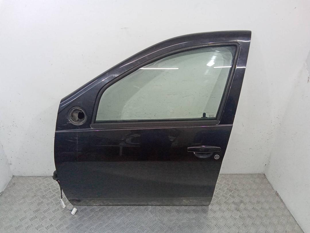 дверь передняя левая Dacia Duster 1 поколение 2011 - фото №1