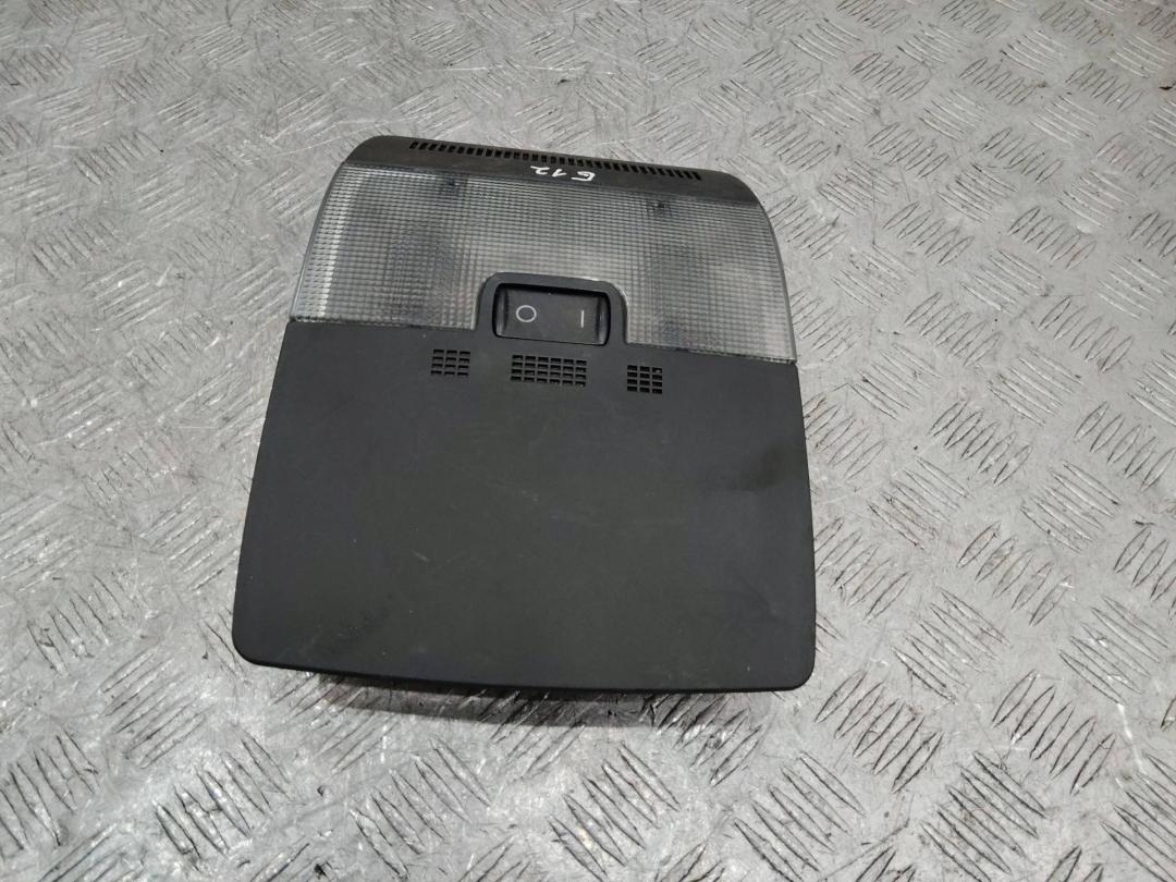 фонарь салона (плафон) Volkswagen Touareg 2 поколение 2011, 8P0951177 - фото №1