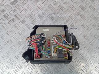 блок предохранителей Renault Clio 3 поколение 2008, 674658A