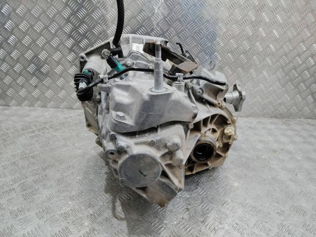 КПП механическая (МКПП) Renault Duster 1 поколение 2014, 1.5 л., K9K 858, дизель, МКПП, полный привод, TL8005 - фото №1
