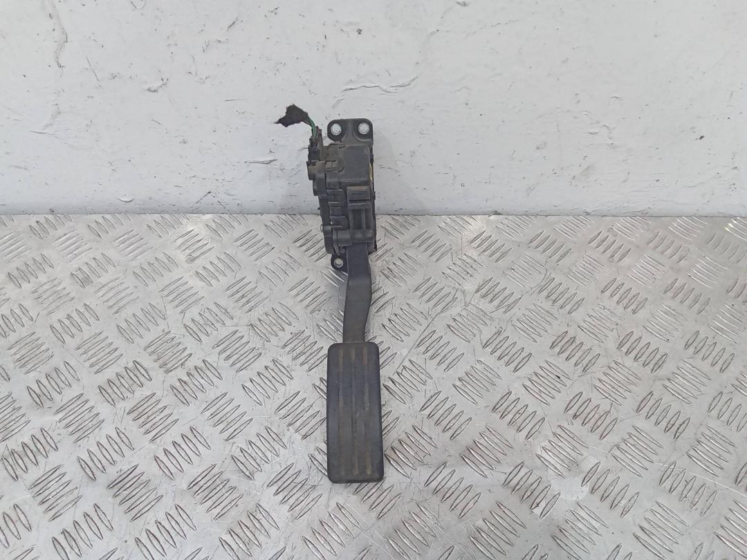 педаль Dacia Duster 1 поколение 2011, 8200386506D - фото №1