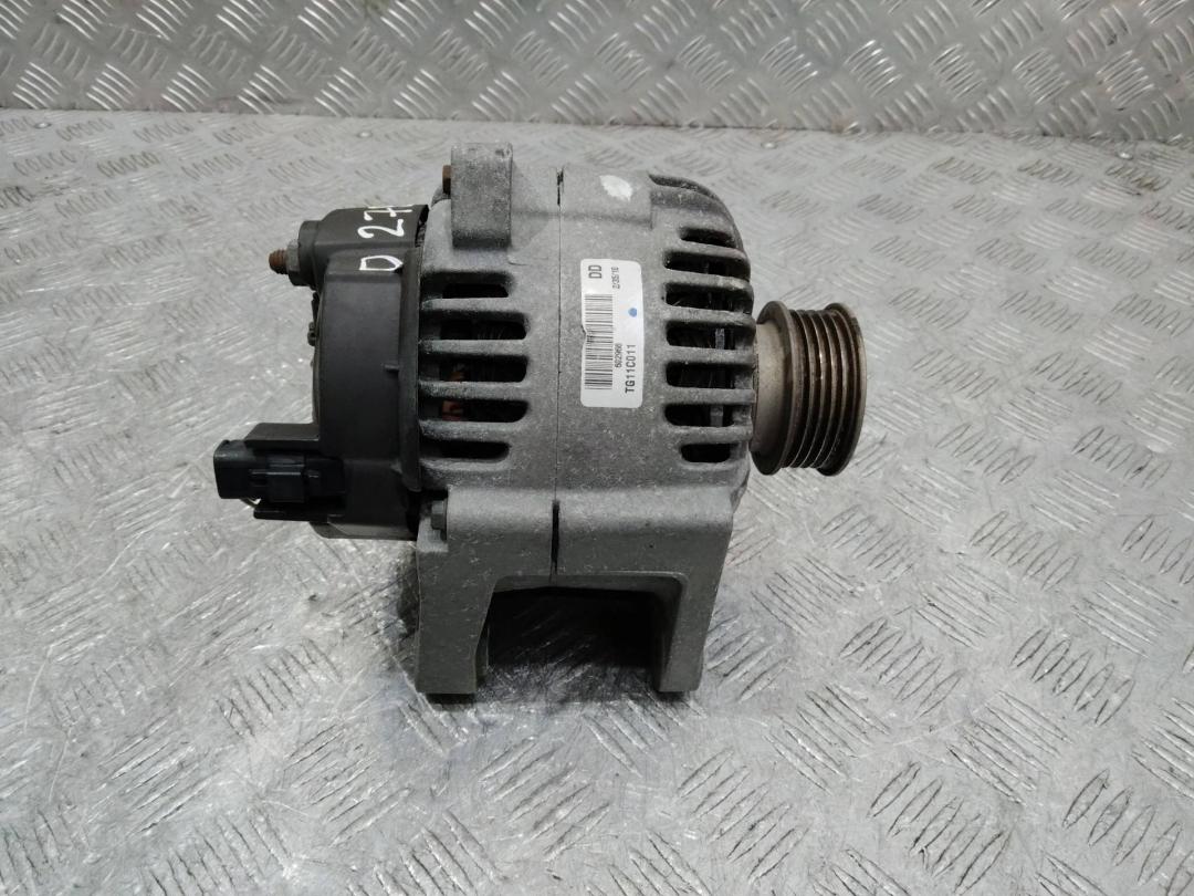 генератор Renault Megane 2 поколение 2005, TG11C011 - фото №1