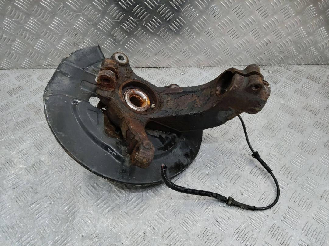 кулак поворотный правый Volvo XC60 1 поколение 2011, 2.4 л., дизель, полный привод, 7G913K170M - фото №1