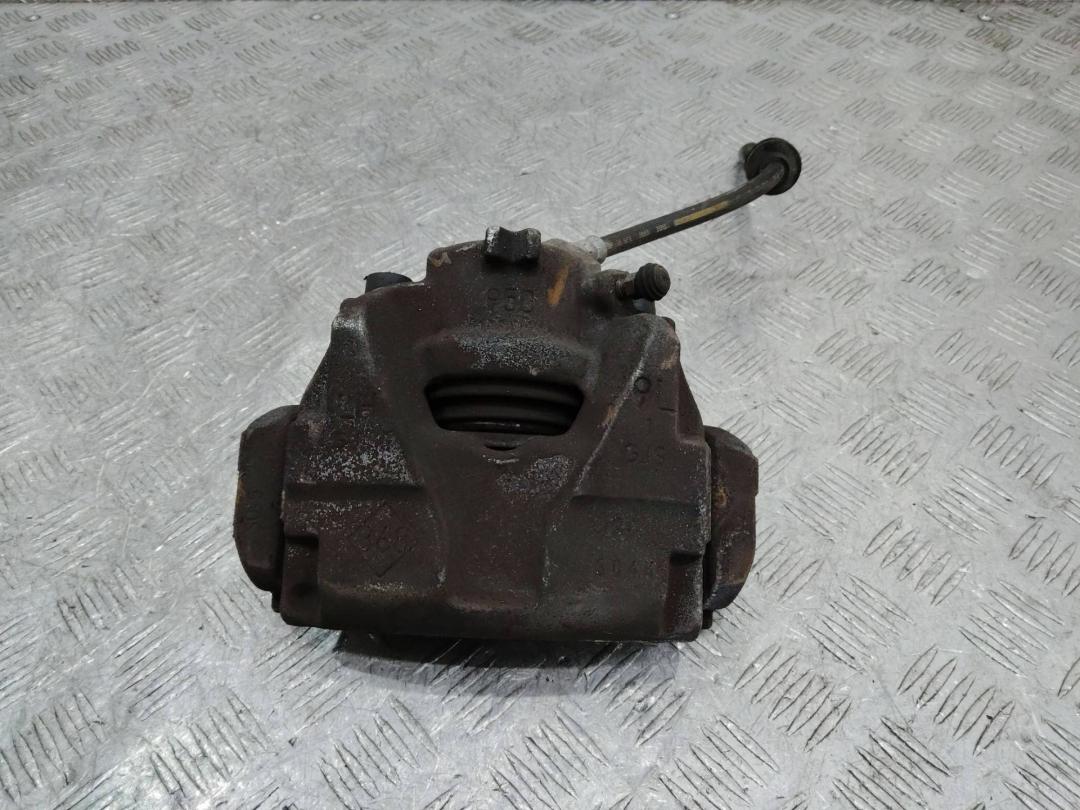 суппорт передний левый Renault Megane 3 поколение 2011, 1.5 л., дизель - фото №1