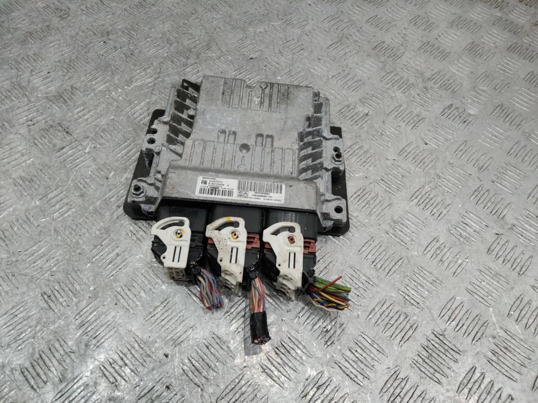 блок управления двигателем Peugeot 5008 1 поколение 2012, 9800268980 - фото №1