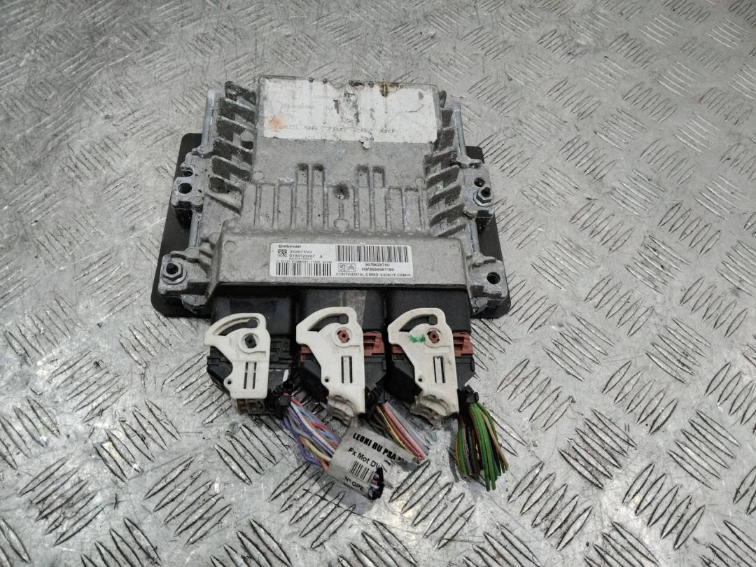 блок управления двигателем Peugeot 5008 1 поколение 2012, 1.6 л., дизель, МКПП, 9678628780 - фото №1