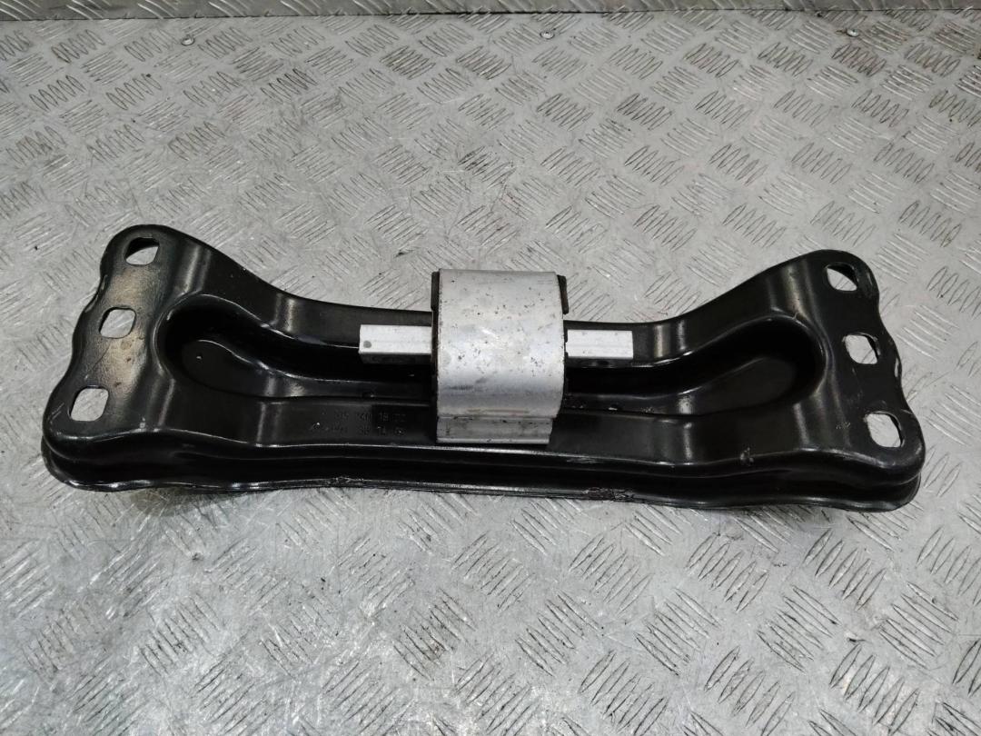 кронштейн КПП Mercedes-Benz C-Класс W205/S205/C205 2014, 2.2 л., дизель, A2052401802 - фото №1