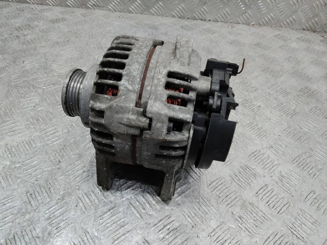 генератор Renault Modus 1 поколение 2006, 1.6 л., K4M 790, бензин, 8200325823 - фото №1