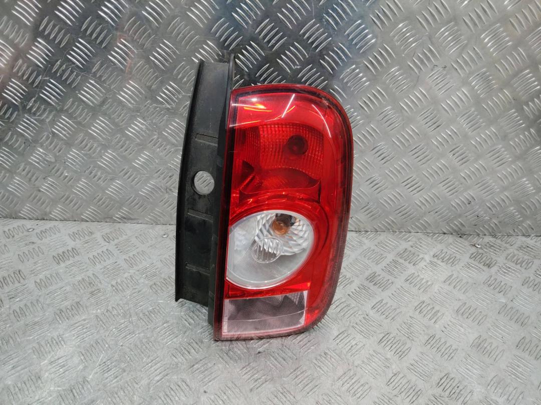 фонарь задний правый Dacia Duster 1 поколение 2011, 265500033R - фото №1