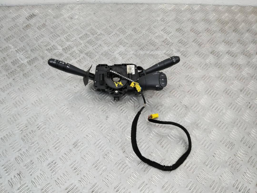 переключатель подрулевой (стрекоза) Dacia Duster 1 поколение 2011, 8200792587, 901057668 - фото №1