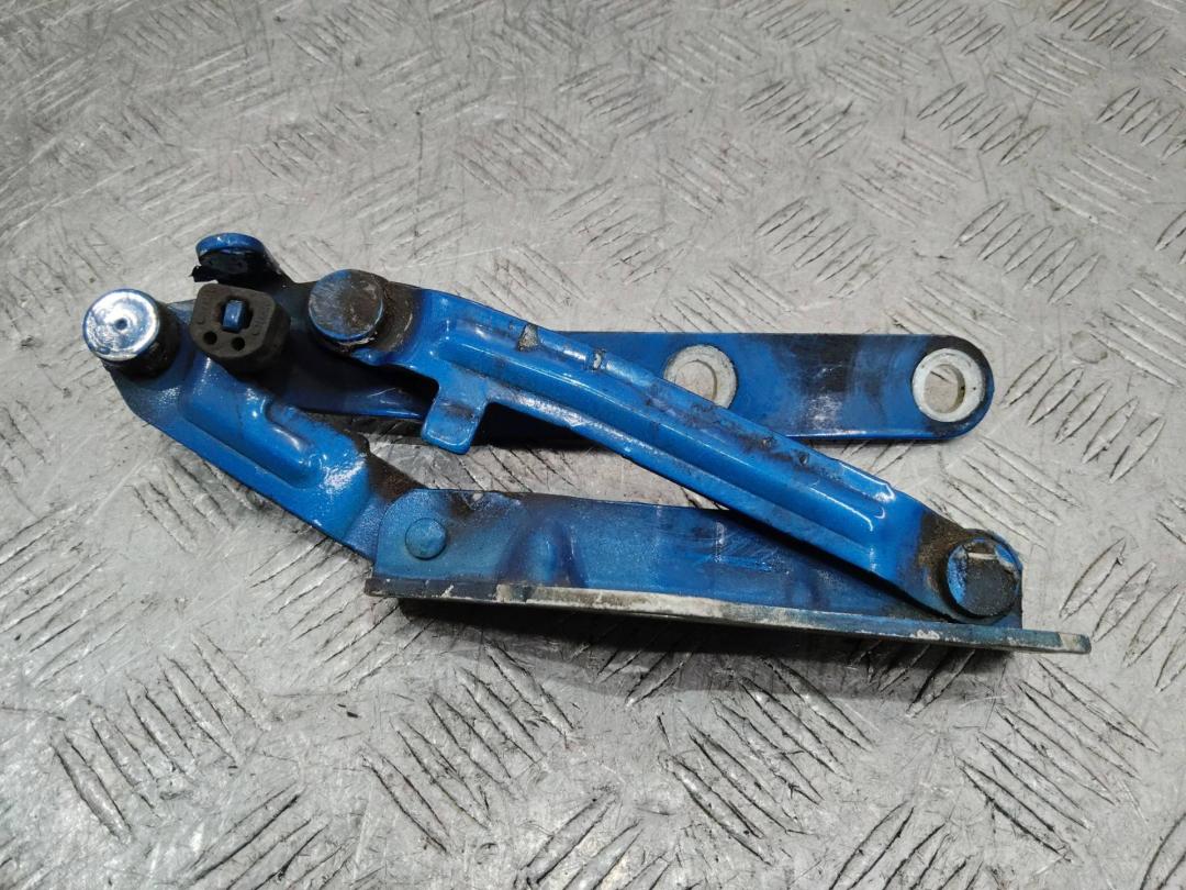 петля капота левая Volkswagen Transporter T5 2007, 7H0823301D - фото №1