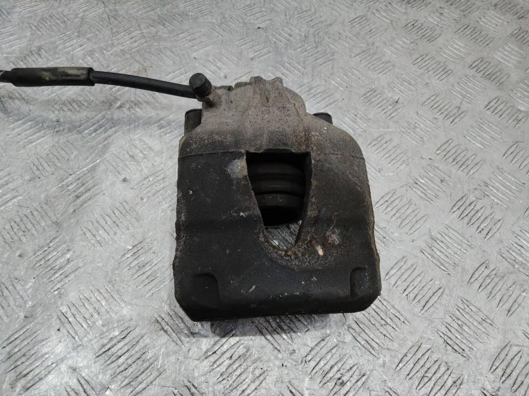 суппорт передний правый Volkswagen Polo 5 поколение 2013, дизель - фото №1