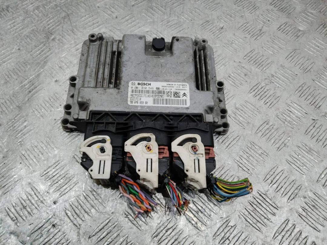 блок управления двигателем Peugeot 308 T9 2015, 1.6 л., дизель, 9807885980 - фото №1