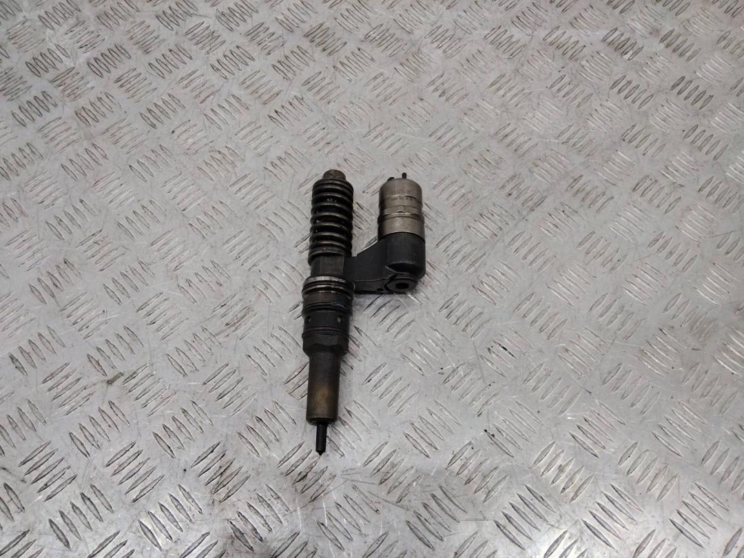 форсунка Volvo FH 1 поколение 1998, 12.1 л., дизель, МКПП, 8112818 - фото №1