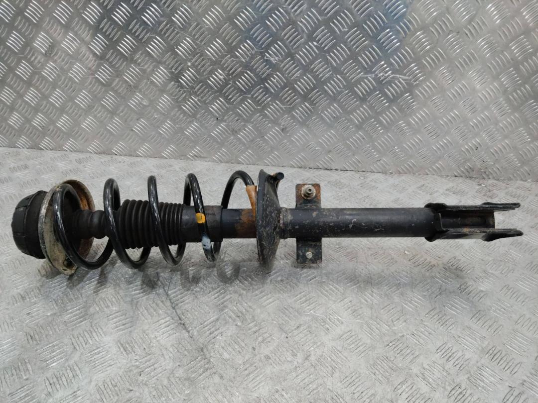 стойка задняя Renault Duster 1 поколение 2011, 8200811407 - фото №1