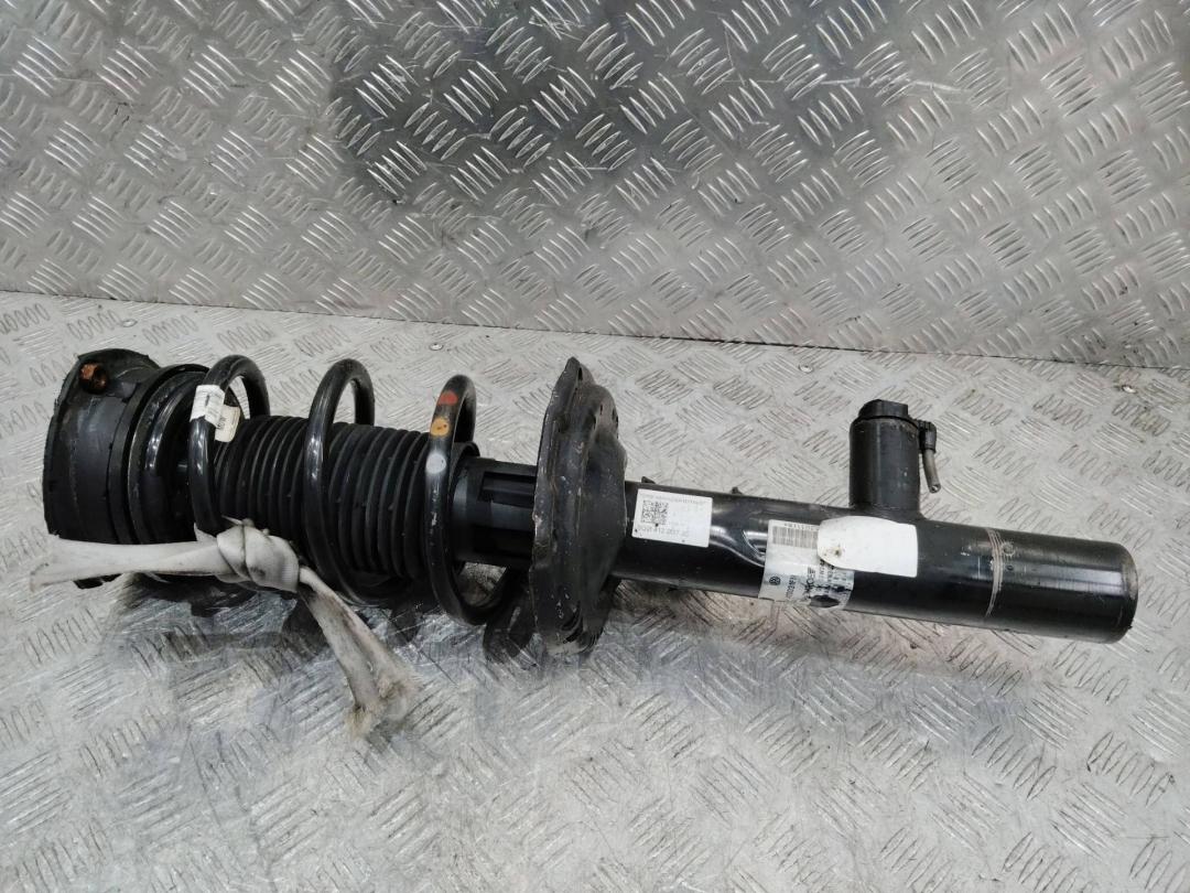 стойка передняя Volkswagen Golf 7 поколение 2013, 5Q0412037 - фото №1