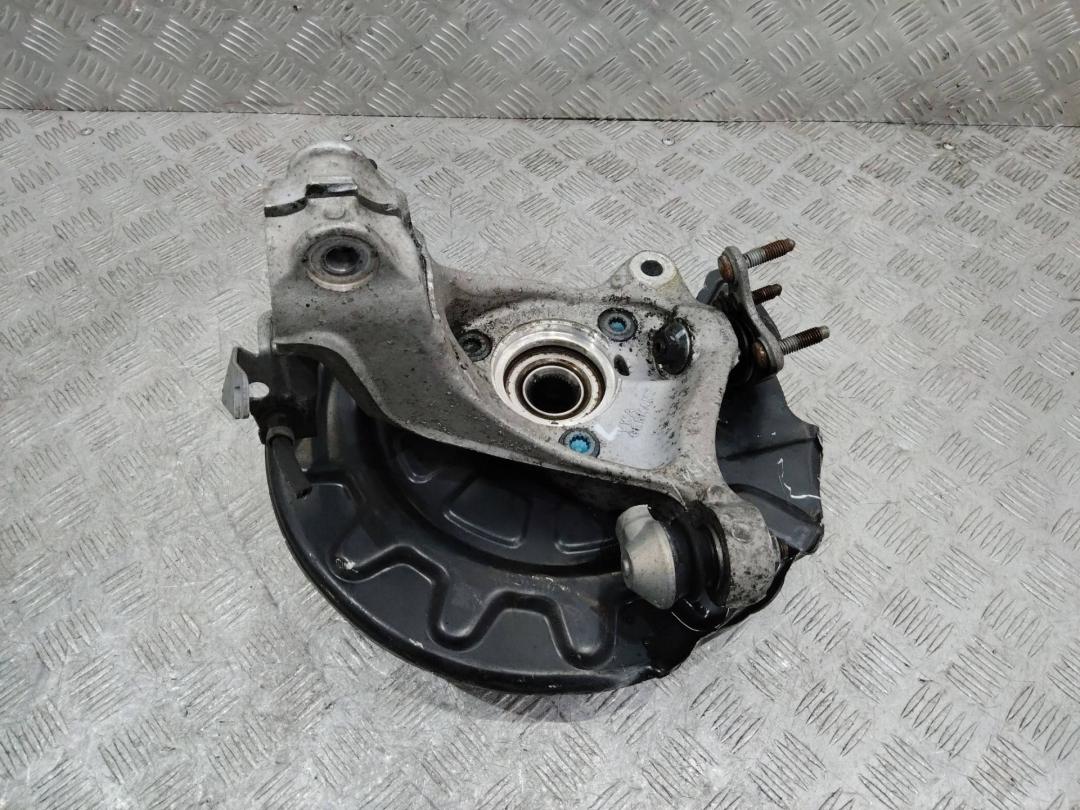 кулак поворотный левый Volkswagen Golf 7 поколение 2013, 5Q0407257A - фото №1