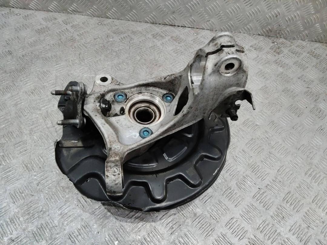 кулак поворотный правый Volkswagen Golf 7 поколение 2013, 5Q0407258A - фото №1