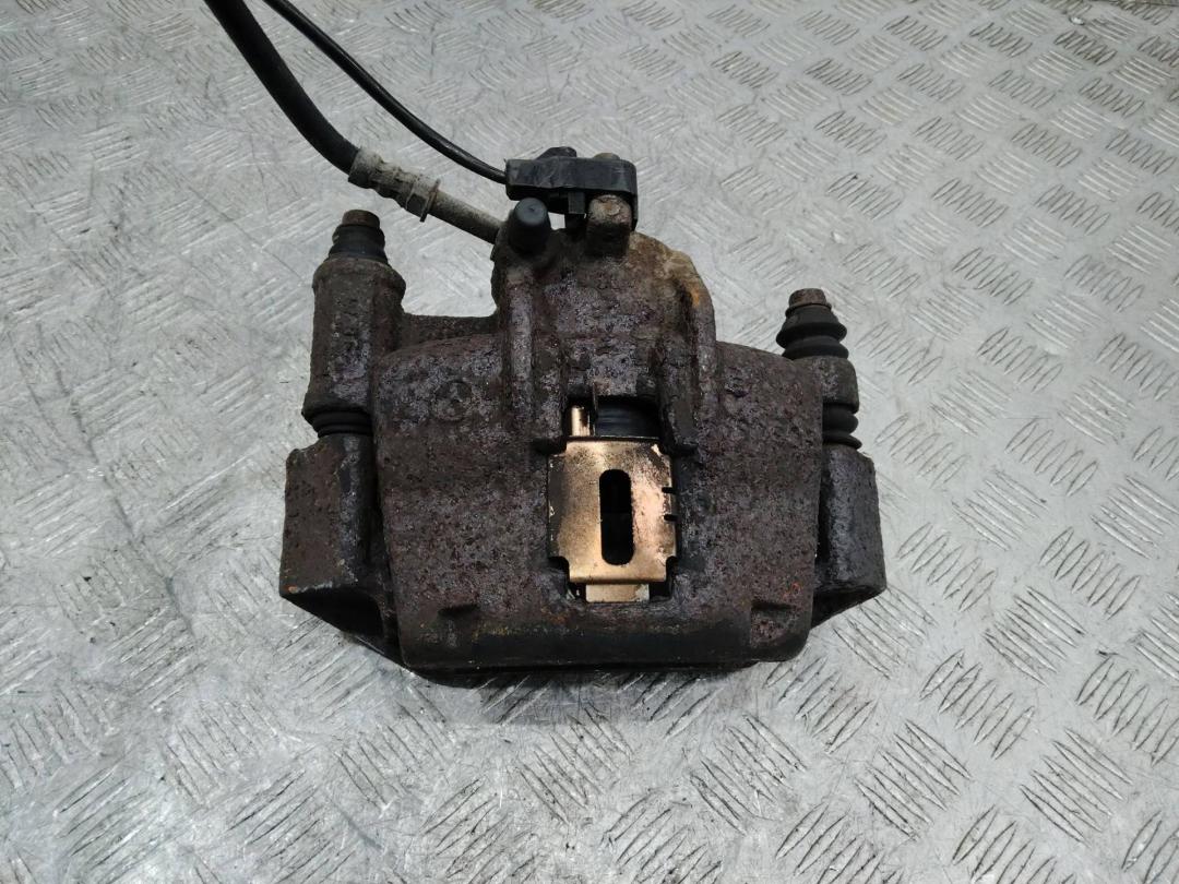 суппорт передний правый Mercedes-Benz Vito W638 2001 - фото №1