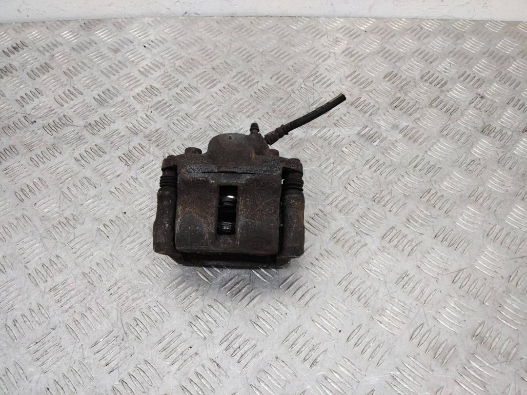 суппорт передний левый Renault Logan 1 поколение 2005 - фото №1