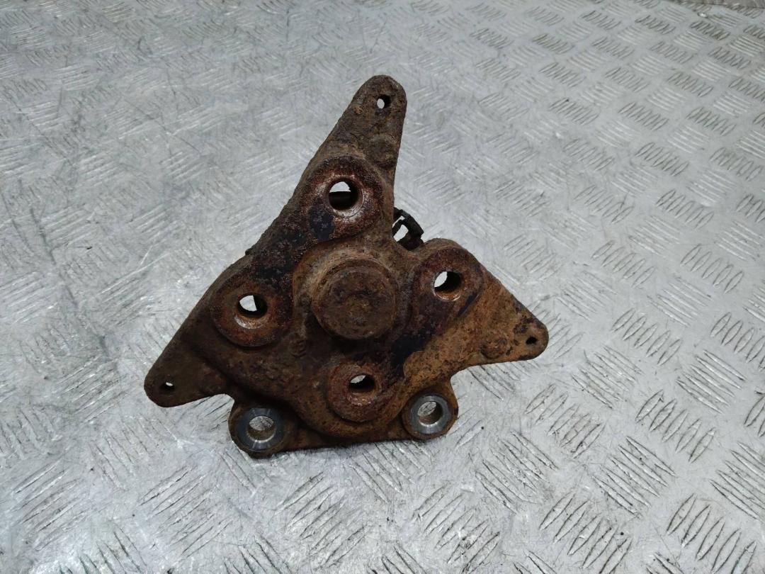 кулак задний правый Renault Megane 3 поколение 2011, 1.5 л., дизель - фото №1