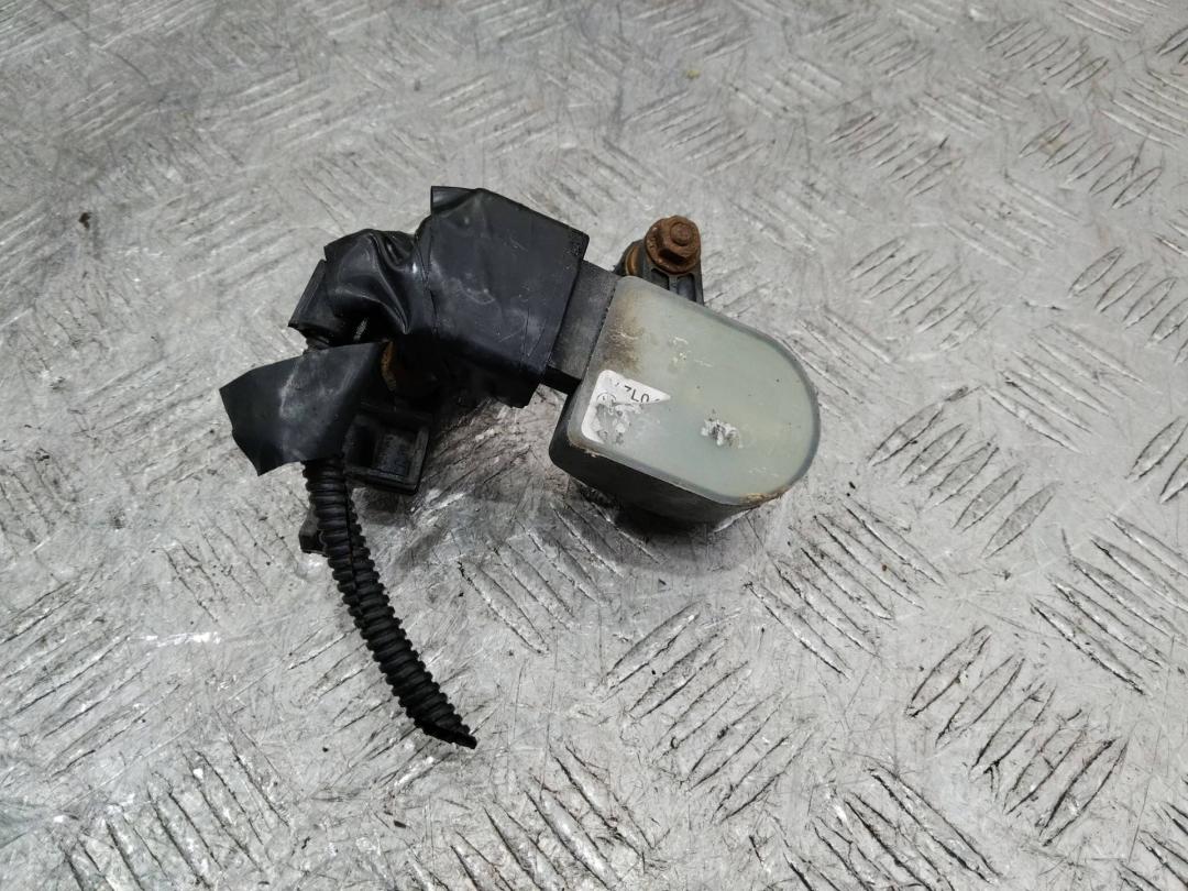 датчик дорожного просвета Audi Q7 4L 2007, 3.0 л., дизель, 7L0616213D - фото №1