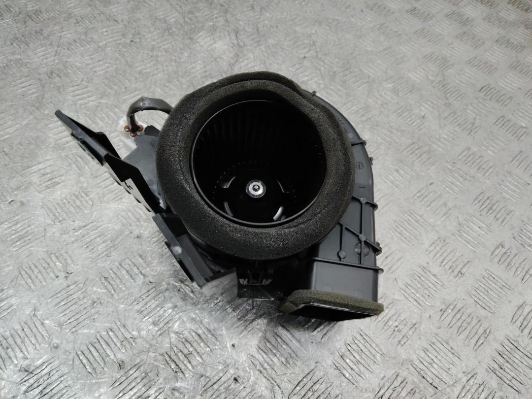 вентилятор охлаждения отсека электроники Toyota C-HR 1 поколение 2018, G923047080 - фото №1