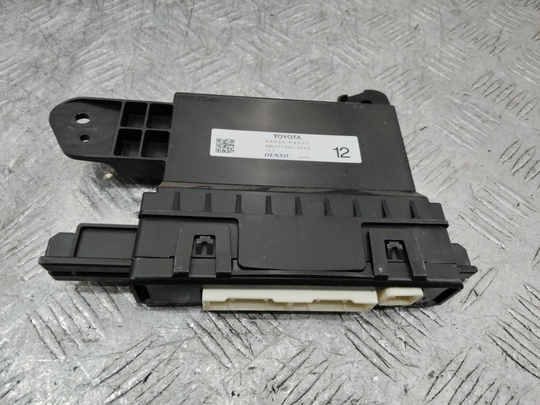 блок управления (другие) Toyota C-HR 1 поколение 2018, 88650F4030 - фото №1