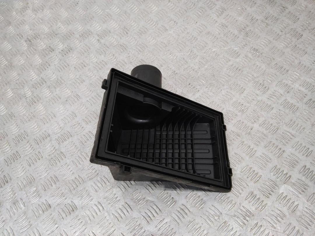 корпус воздушного фильтра Nissan Navara D40 2005, 2.5 л., дизель, 226807S000, 6742258 - фото №1