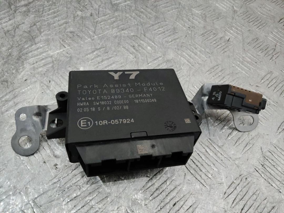 блок управления парктрониками Toyota C-HR 1 поколение 2018, 89340F4012 - фото №1